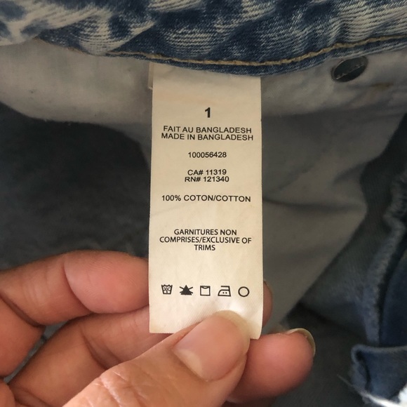 Garage Denim Light Wash Ripped Denim Shorts - Size 1 (26) - Picture 4 of 8